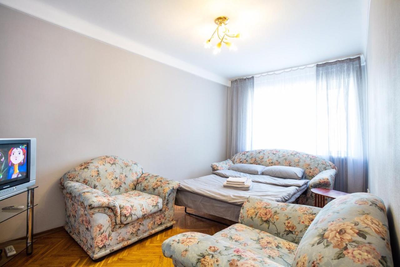 Apartment Near Metro Pecherskaya เคียฟ ภายนอก รูปภาพ