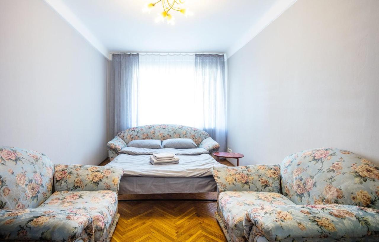 Apartment Near Metro Pecherskaya เคียฟ ภายนอก รูปภาพ